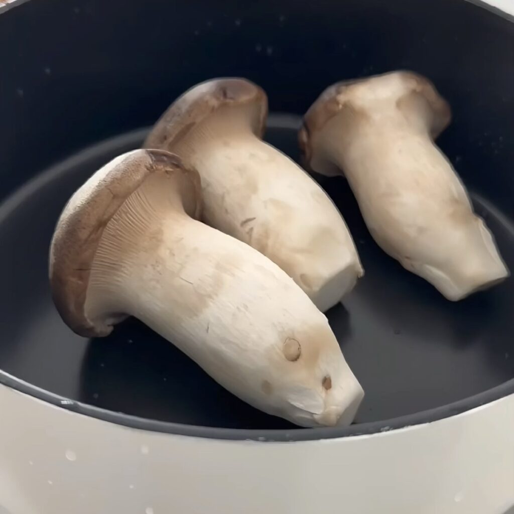 Soy-Braised King Oyster Mushrooms Img 2111 1024x1024