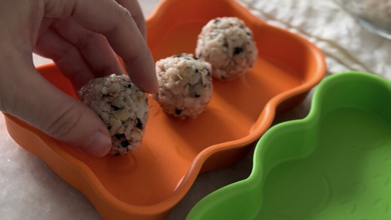 Korean Tuna Mayo Rice Balls (Chamchi Jumokbap)