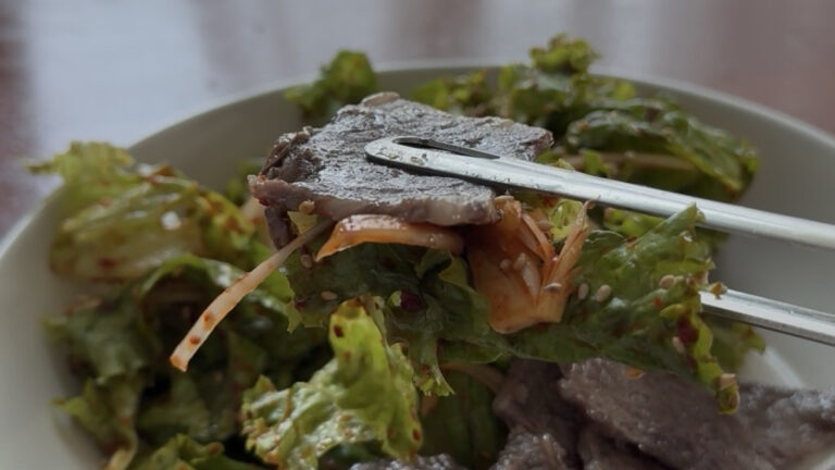 Korean Lettuce Salad (Sangchu Geotjeori)