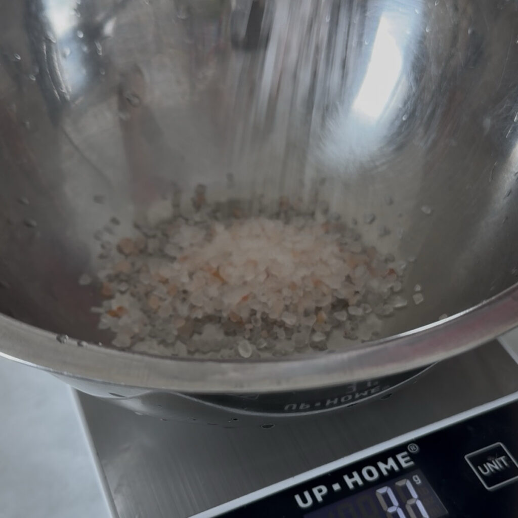 Coarse salt for salting young radishes