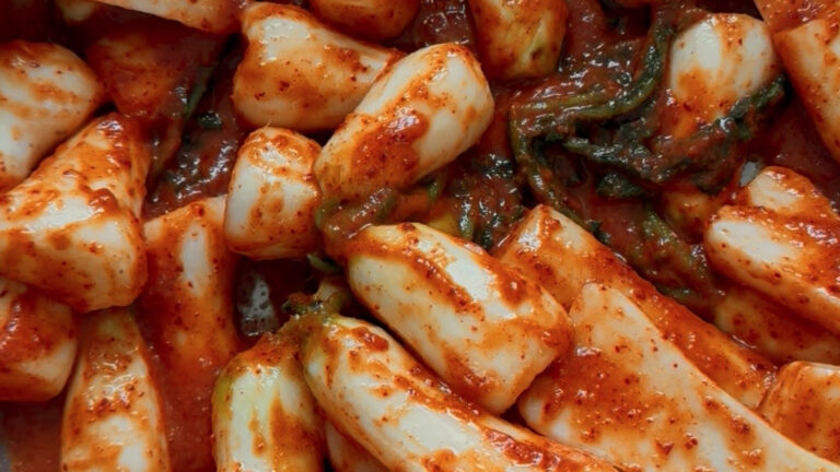 Easy Korean Chonggak Kimchi (Young Radish Kimchi) Recipe